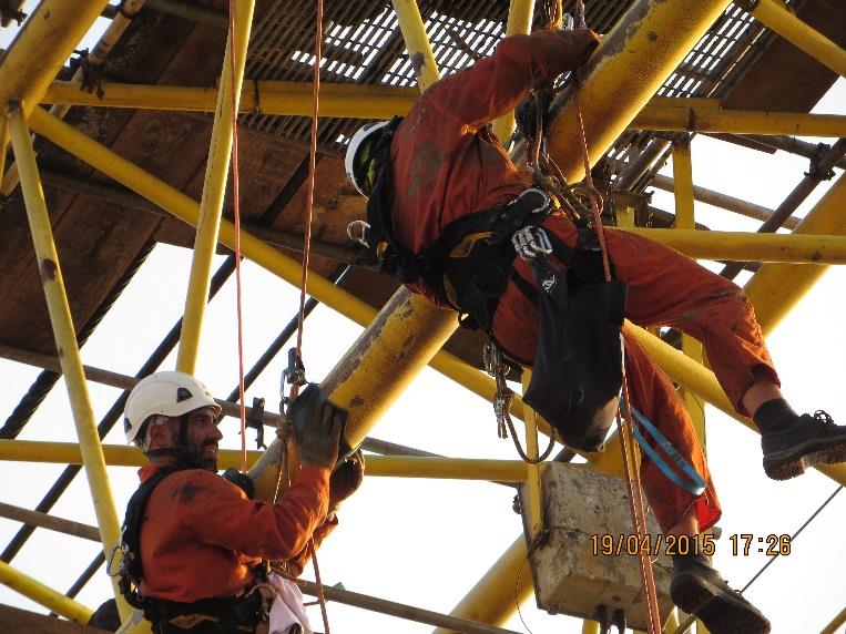 Descaling and Chemical Cleaning of Crane Boom